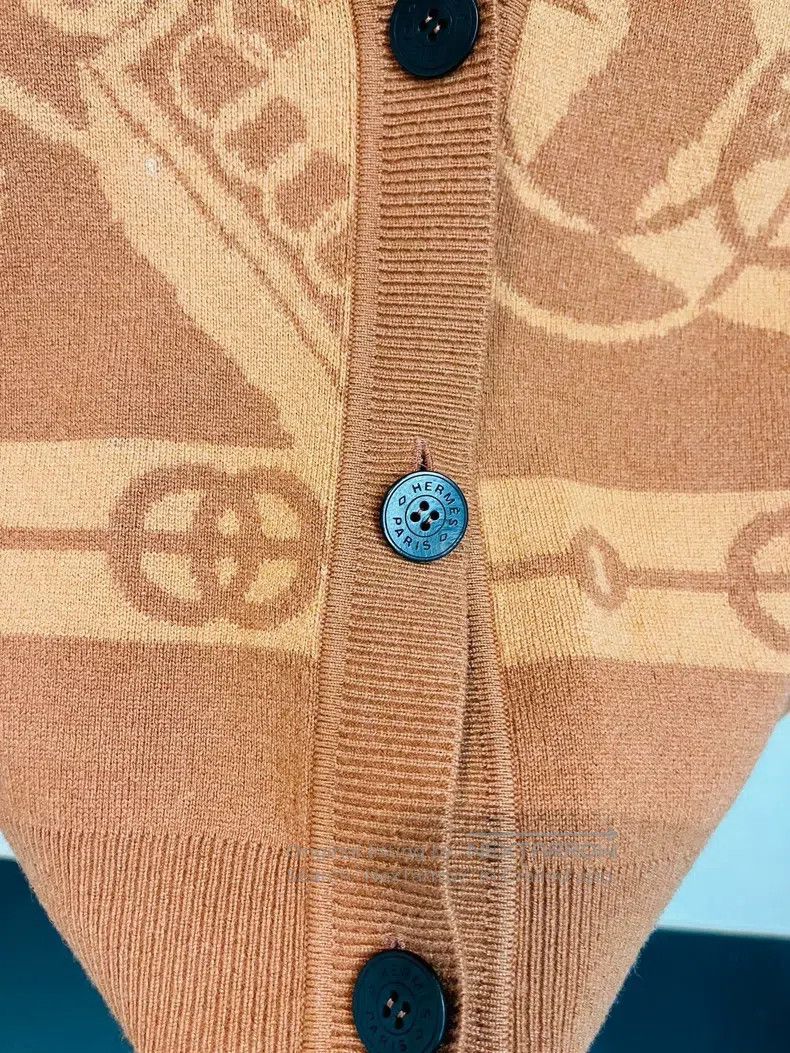 Hermes Hermes Orange Cashmere Cardigan Size S / US 4 / IT 40 - 2 Thumbnail