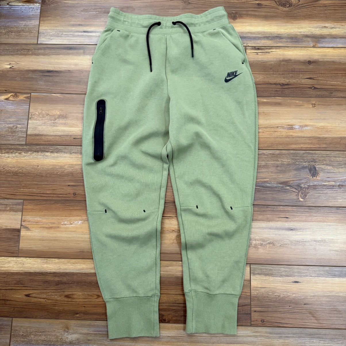 Nike Green Nike Tech Fleece Joggers Sweatpants Size US 28 / EU 44 - 1 Thumbnail
