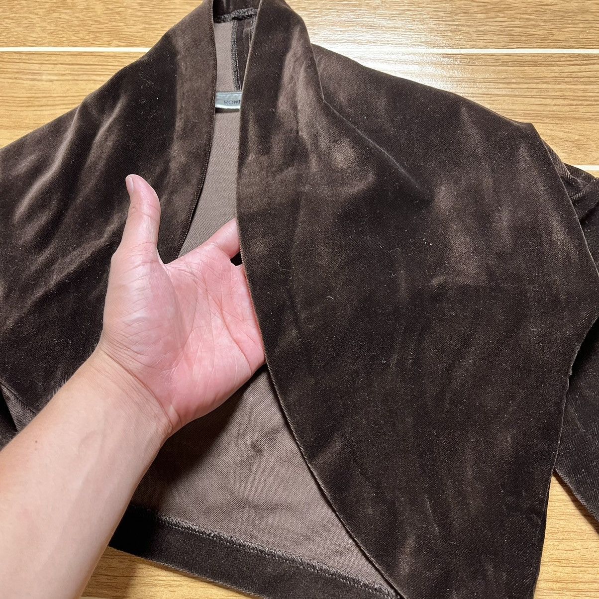 Romeo Gigli Vtg Romeo Gigli A/W 1989 Brown Velvet Cocoon Shrug Jacket Size M / US 6-8 / IT 42-44 - 5 Thumbnail