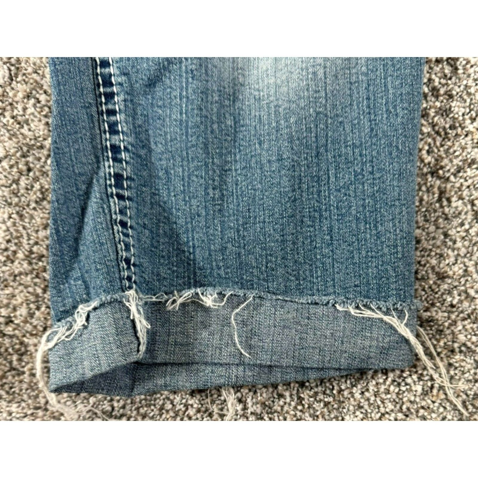 Etro VINTAGE Myth of Jade Capri Jeans Womens Size 8 Cuffed Distressed Grunge Streetwear 5-Pocket Denim Blue Size 30" / US 8 / IT 44 - 4 Thumbnail