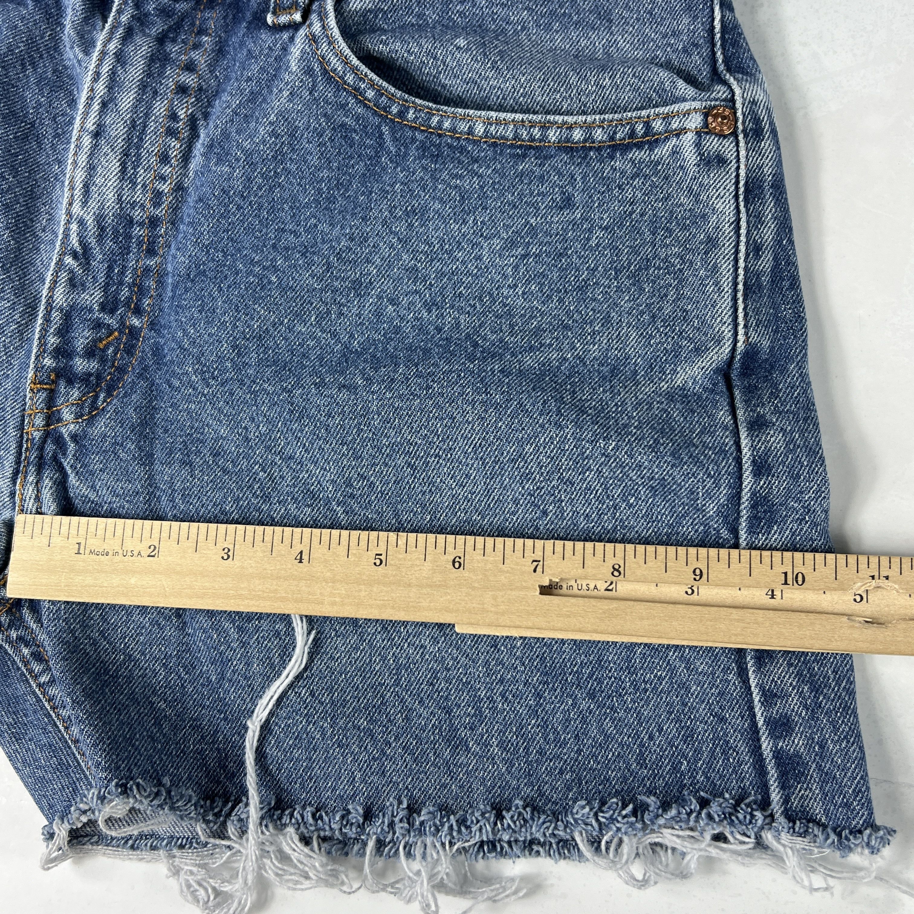 Levi's × Vintage VTG 90s Levi's Jean Shorts 505 Cut Off Frayed Denim Jorts Size US 31 - 15 Thumbnail