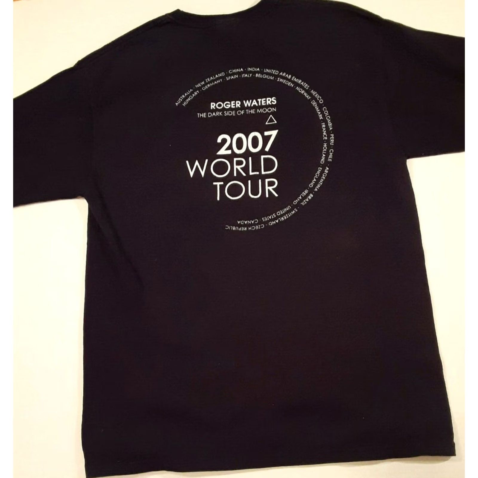 Hanes Vintage Roger Waters Dark Side of the Moon World Tour Hanes T-Shirt 2007 Med Size US M / EU 48-50 / 2 - 4 Thumbnail