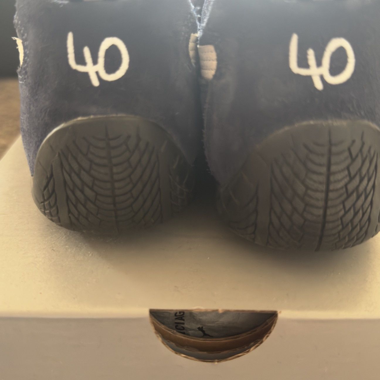 Balenciaga × Puma BALENCIAGA x SPEEDCAT SUEDE Size US 7 / EU 40 - 7 Thumbnail