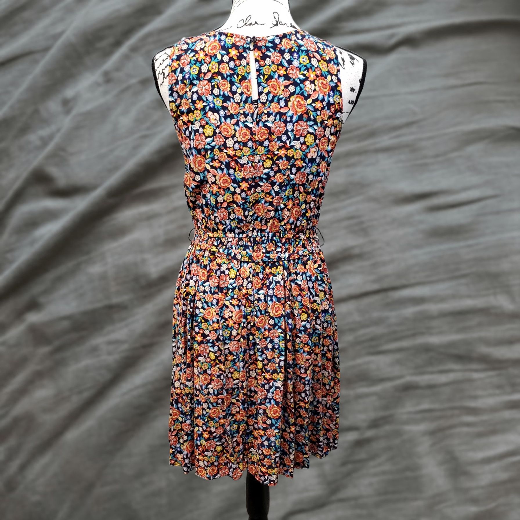 Old Navy Old Navy Dress Women PS Midi Multicolor Cinch Tie Back Keyhole Back Floral Sleeveless 36 Length Casual Party Womens Size PS Size S / US 4 / IT 40 - 1 Thumbnail