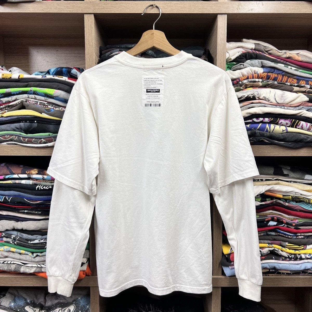 Other UNITED PEOPLE DEFEND “DEFEND PARIS” L/S 90s STYLE Size US M / EU 48-50 / 2 - 6 Thumbnail