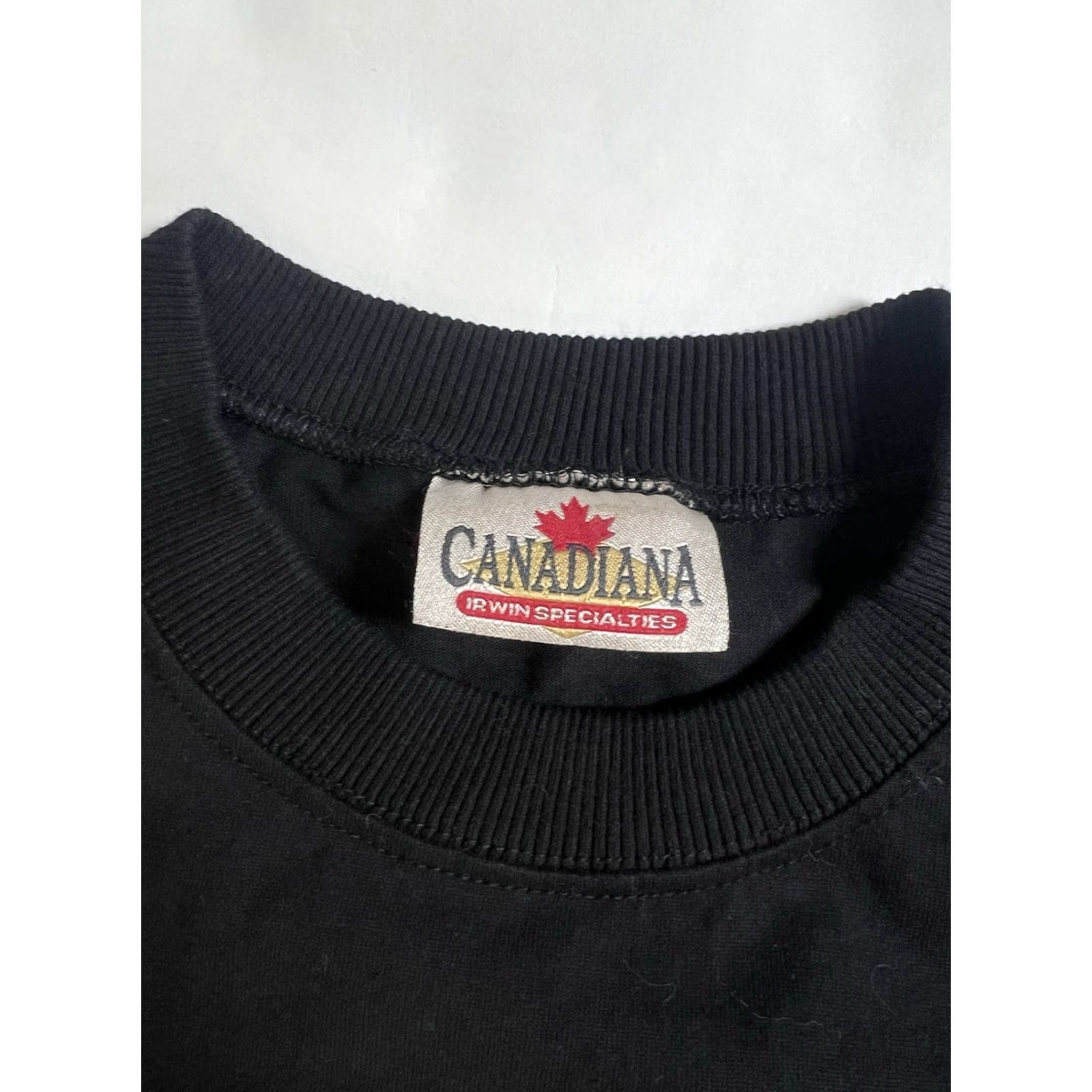 Vintage VINTAGE Canadiana T-Shirt Embossed Canada Single Stitch Crew Neck Black Short Sleeve Size L Mens Size US L / EU 52-54 / 3 - 6 Thumbnail
