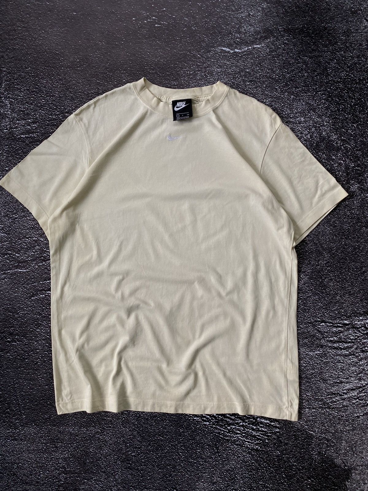 Nike Nike Center Swoosh Logo T-shirt Size S / US 4 / IT 40 - 1 Thumbnail
