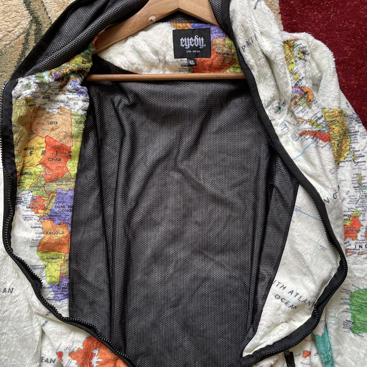 Vintage Vintage Map of Earth Fleece Hoodie Kurt Cobain Size US XL / EU 56 / 4 - 7 Thumbnail
