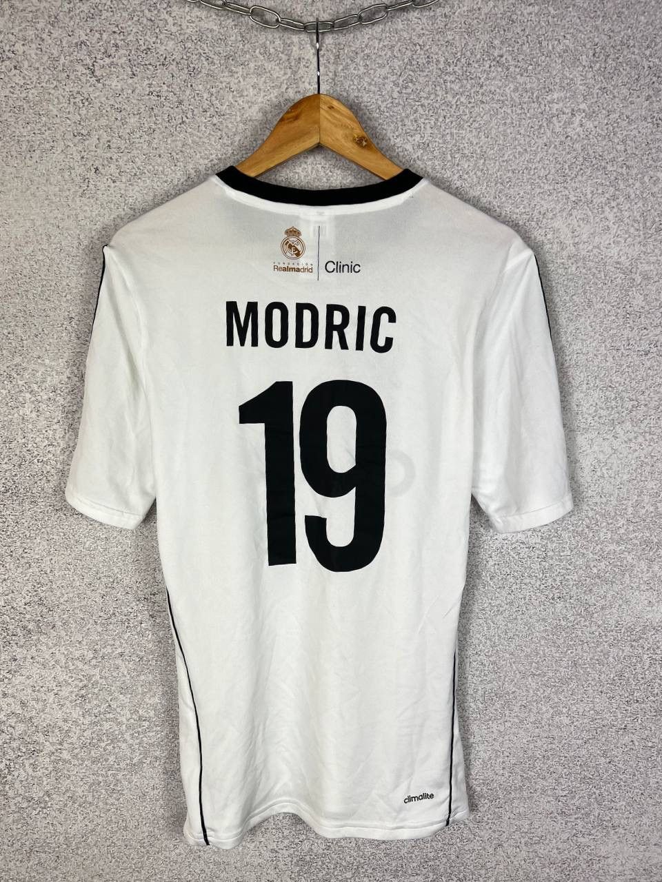 Adidas Rare! Real Madrid Modric #19 Adidas Soccer Jersey Football Size US S / EU 44-46 / 1 - 1 Thumbnail
