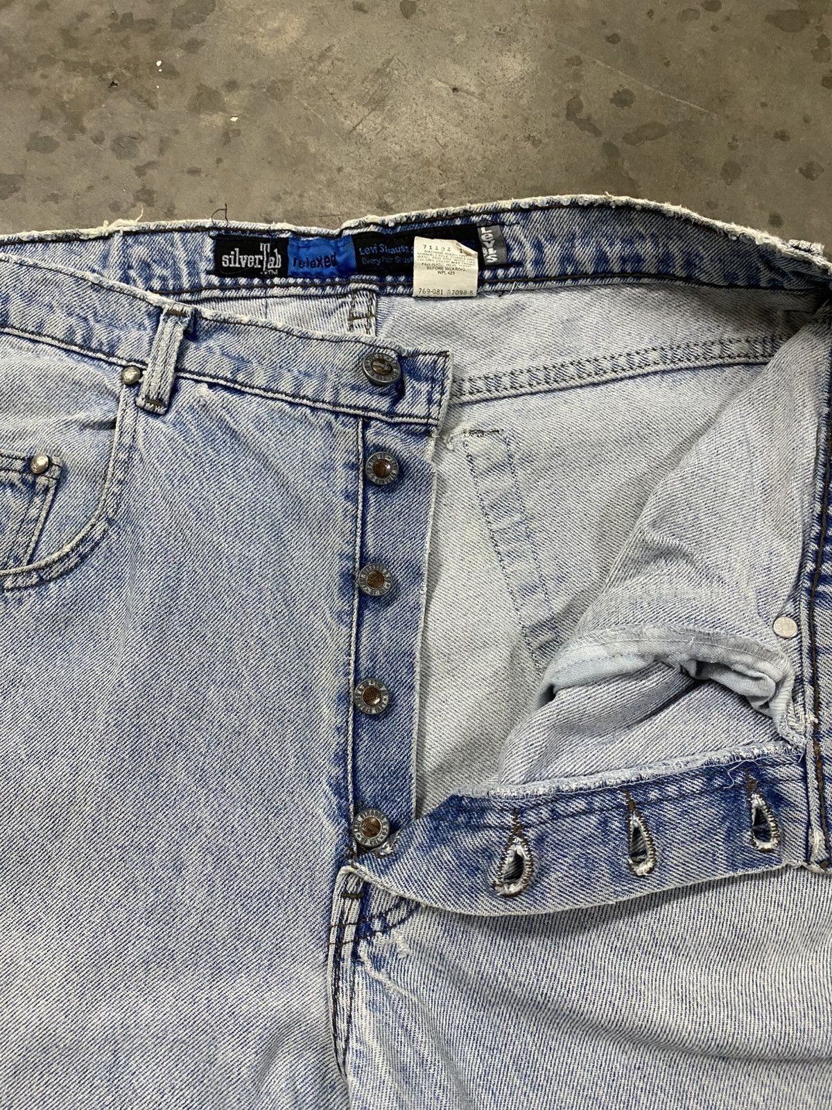 Levi's Vintage Levis Silver Tab Relaxed Wash Blue Distressed @310 Size US 33 - 8 Thumbnail