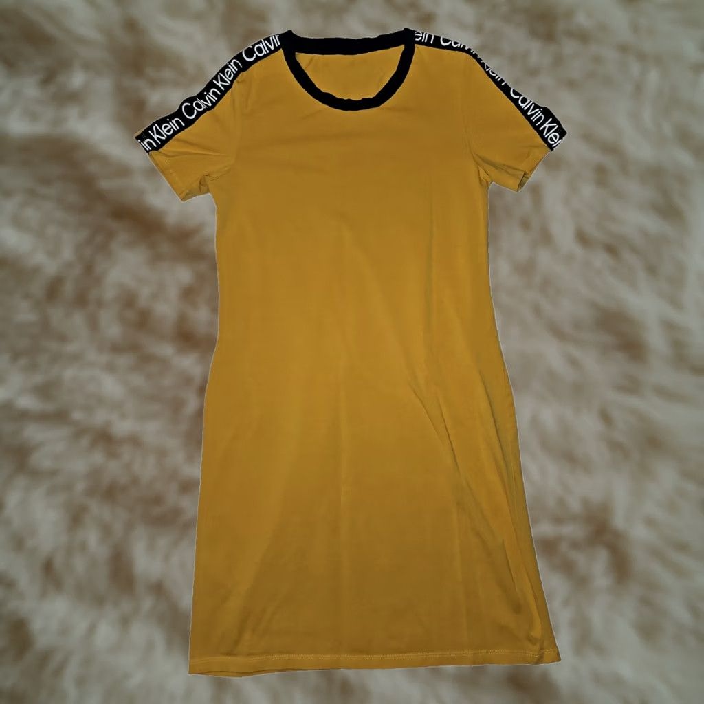 Calvin Klein Calvin Klein T-Shirt Dress Women's M Knee Length Short Sleeve Crew Neck Pullover Solid Logo Yellow Dress Pattern Classic Colorful Designer Mature Size M / US 6-8 / IT 42-44 - 1 Thumbnail