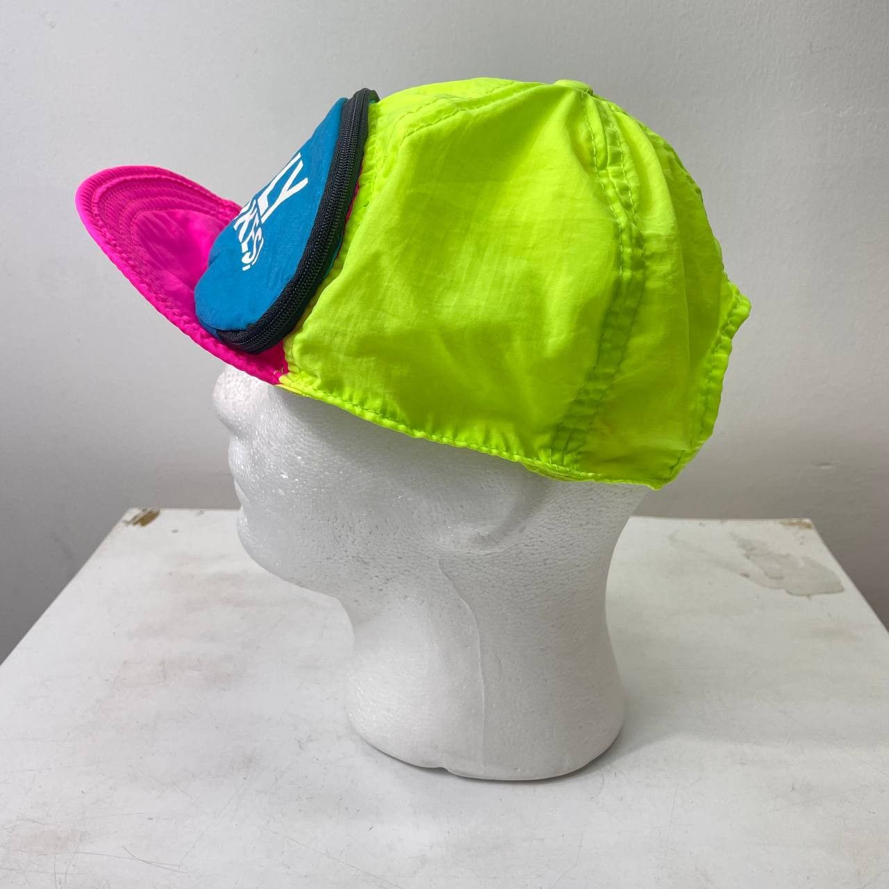 Vintage ⭐️SALE⭐️ POCKET CAP HAT POLYESTER RUN Size ONE SIZE - 3 Thumbnail