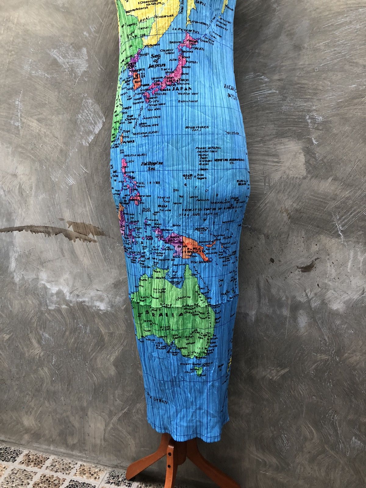 Homme Plisse Issey Miyake × Issey Miyake × Pleats Please Issey Miyake RARE‼️ 90’s Issey Miyake Pleats Please “World Map” Size S / US 4 / IT 40 - 3 Thumbnail
