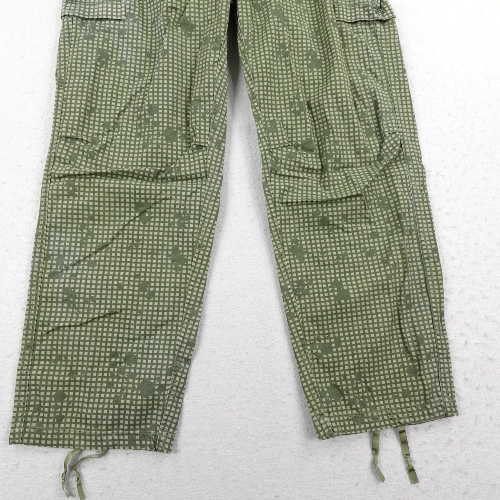 Vintage VINTAGE US ARMY PANTS Medium Desert Night Camo Camouflage 80s Cold War Trousers Men Regular Cargo Green Camouflage Pattern Workwear Mens Size US 31 - 4 Thumbnail