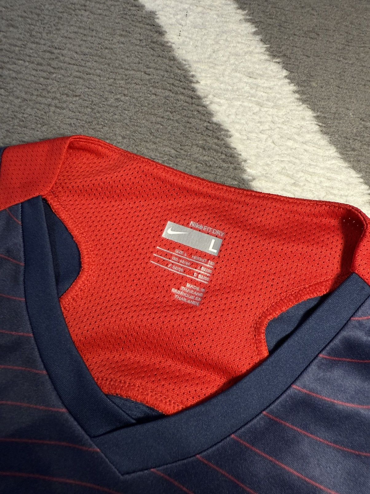 Nike Nike FC Barcelona Y2K Retro 2006-07 Training T-Shirt Jersey Size US L / EU 52-54 / 3 - 12 Thumbnail