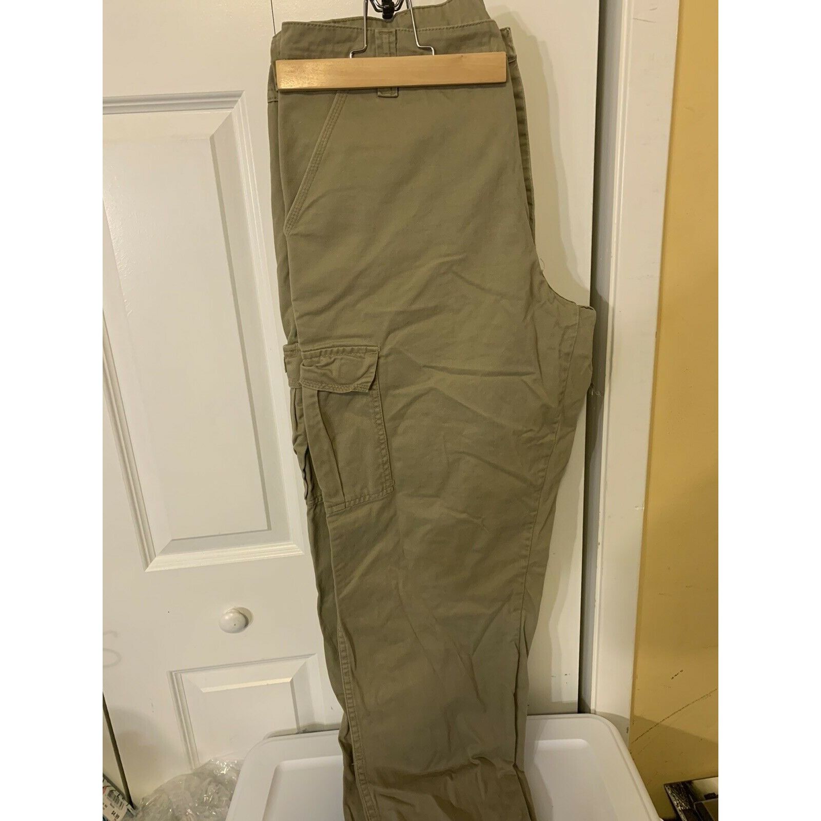 Wrangler Wrangler Cargo Men’s 36 x 32 Pants Pockets Straight Leg Khak Size US 36 / EU 52 - 4 Thumbnail