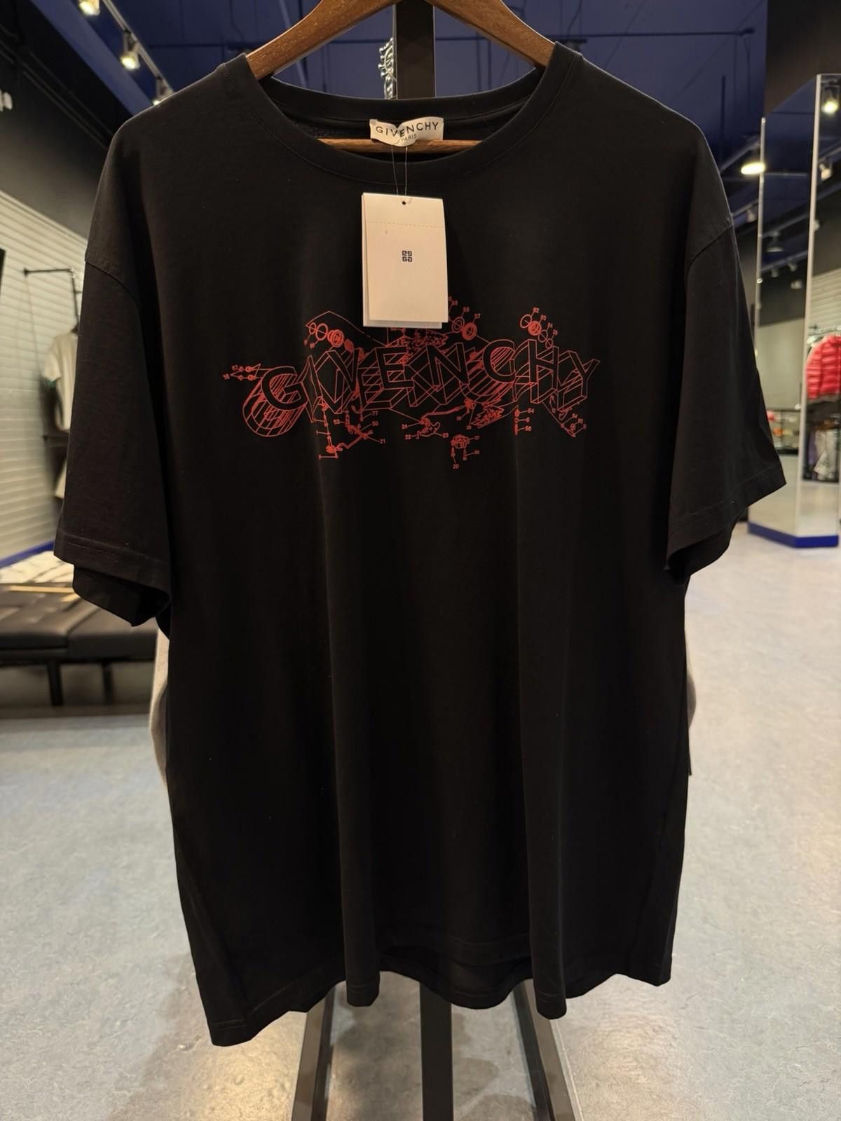 Givenchy Mens T-Shirt Givenchy Paris Black $550 Retail , Size XXL Size US XXL / EU 58 / 5 - 6 Thumbnail