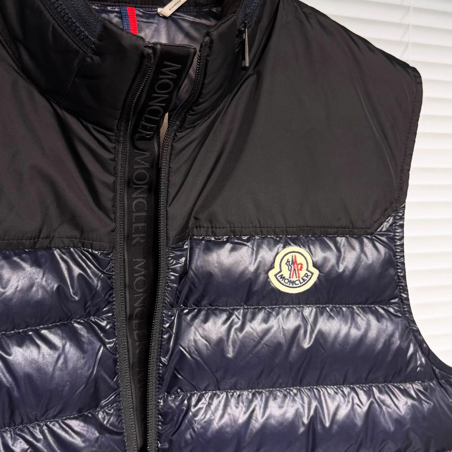 Moncler Moncler Navy Blue Color Blocked Embroidered Logo Down Vest Size 2 Size US M / EU 48-50 / 2 - 3 Thumbnail