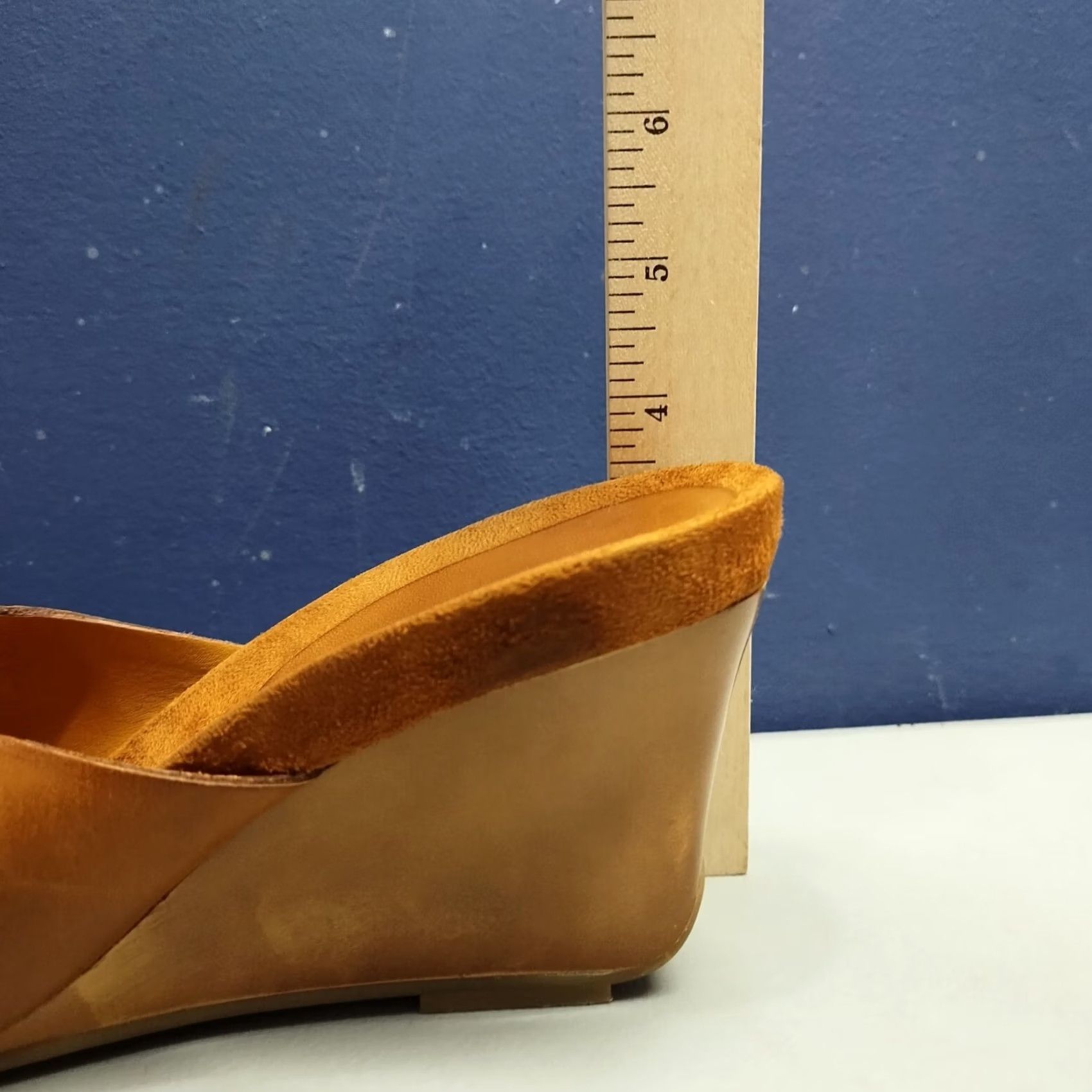 Camel Truflex Wedge Sandal Womens 9.5M Brown Leather GF-Fred Tuscan Camel Bronze EUC Size US 10 / IT 40 - 5 Thumbnail