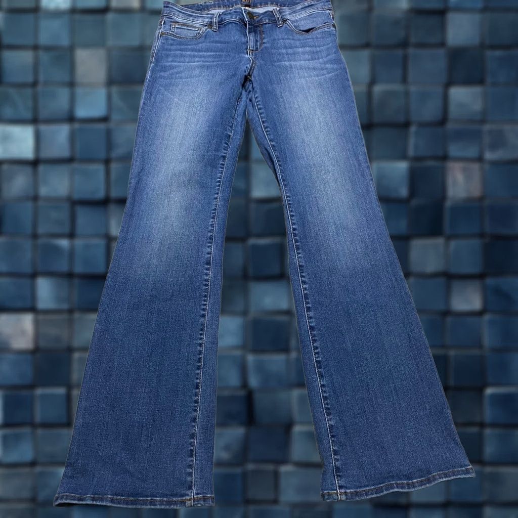 Vintage KUT from the Kloth Jeans Blue Denim Medium Wash Bootcut Mid Rise Women 6 Regular 28x31 Stretch Pockets Cotton Polyester Spandex Size 28" / US 6 / IT 42 - 1 Thumbnail