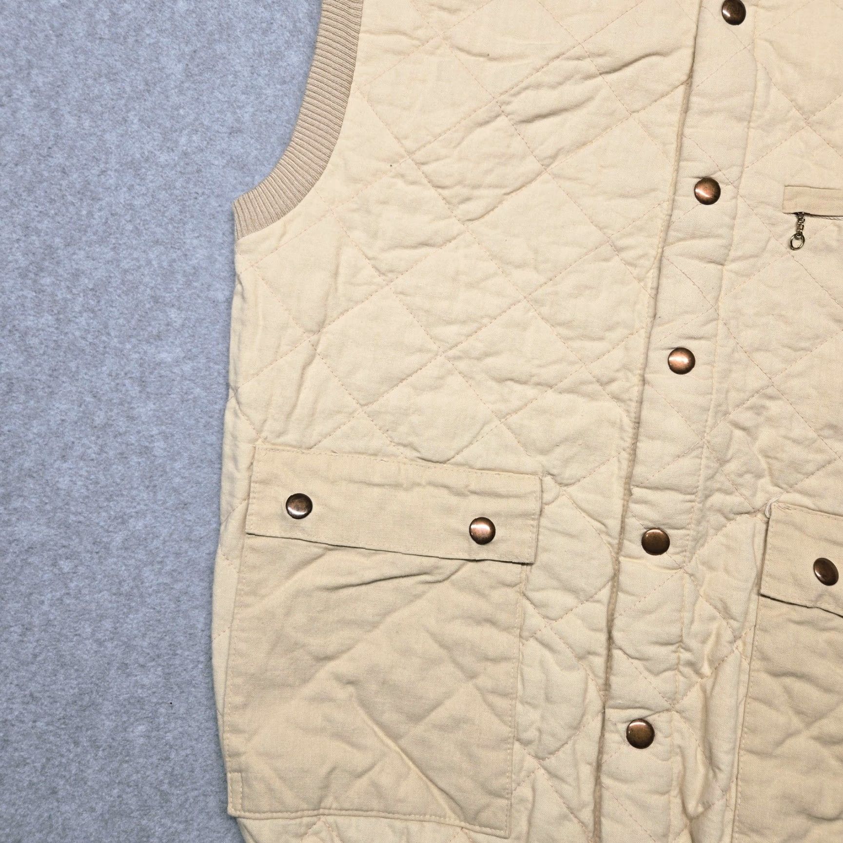 Vintage VINTAGE Chess King Beig e Cotton Quilted Vest Mens Large Pockets Snap Zipper Workwear 80s Size US L / EU 52-54 / 3 - 4 Thumbnail