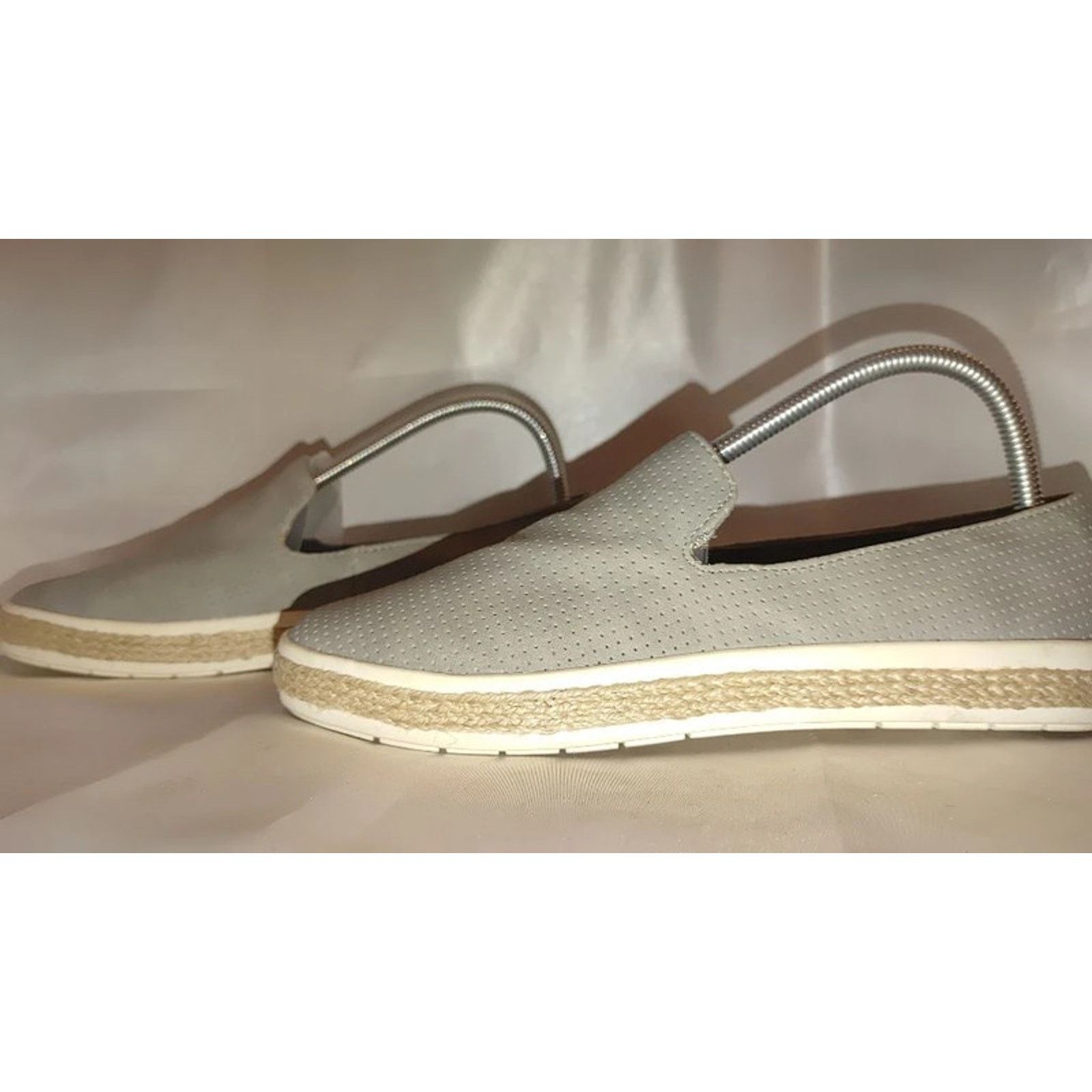Dolce Vita Bella Vita Brienne Perforated Slip On Size 9W Size US 9 / IT 39 - 3 Thumbnail