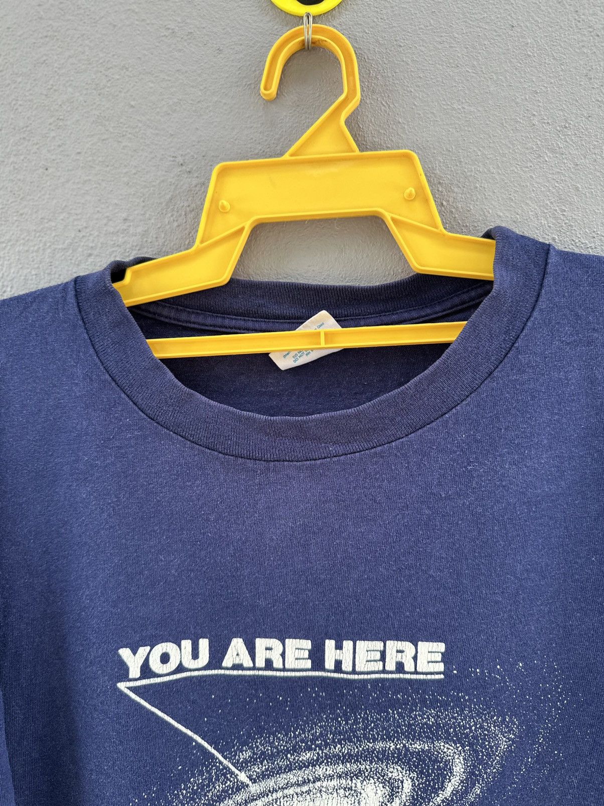 Arts & Science Vintage 90s YOU ARE HERE 81 Harrell Graham Sun Faded Tee Size US XL / EU 56 / 4 - 4 Thumbnail