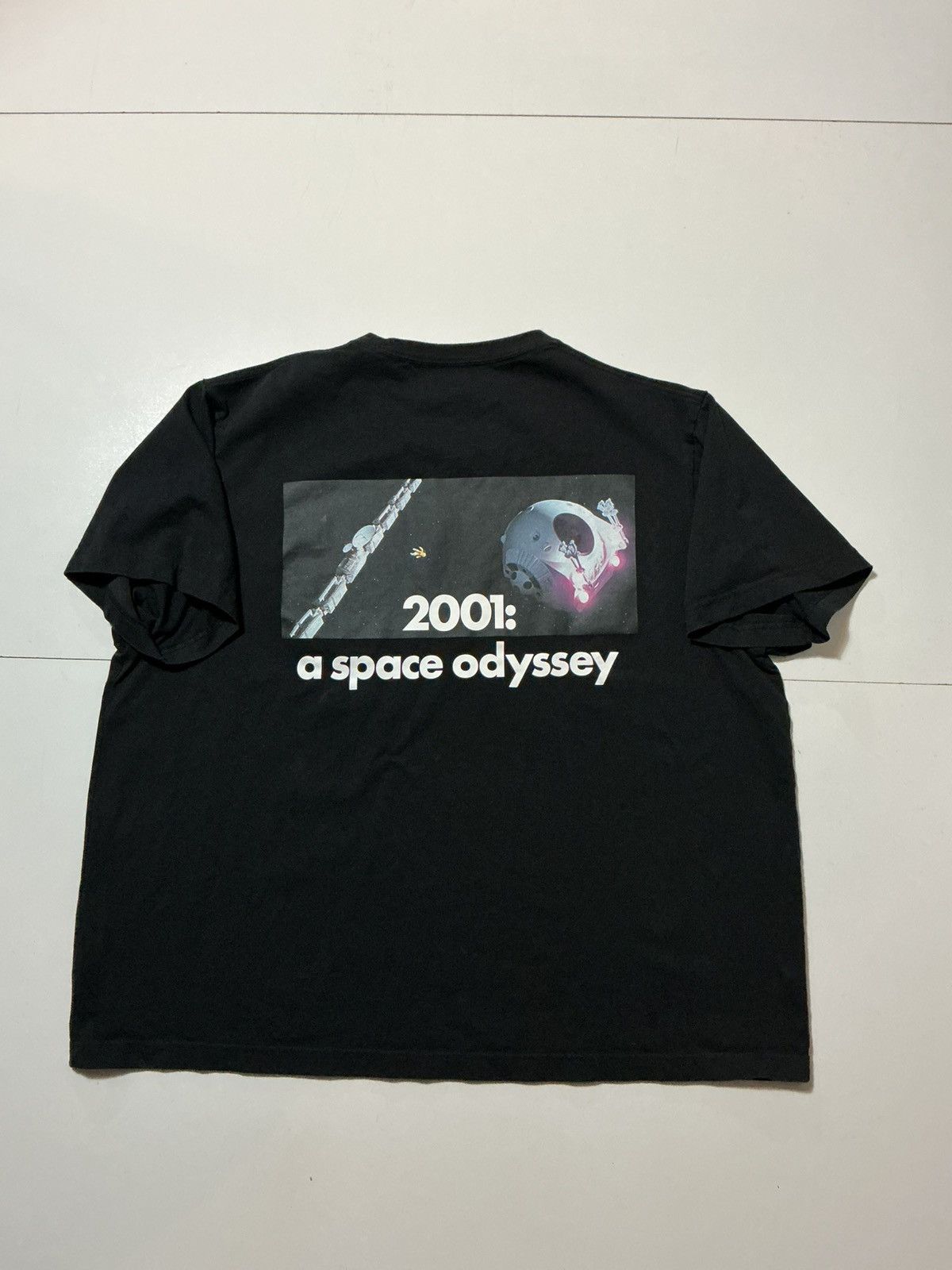 Uniqlo Uniqlo Stanley Kubrick Hal 9000 2001 A Space Odyssey T-Shirt Size US XXL / EU 58 / 5 - 3 Thumbnail