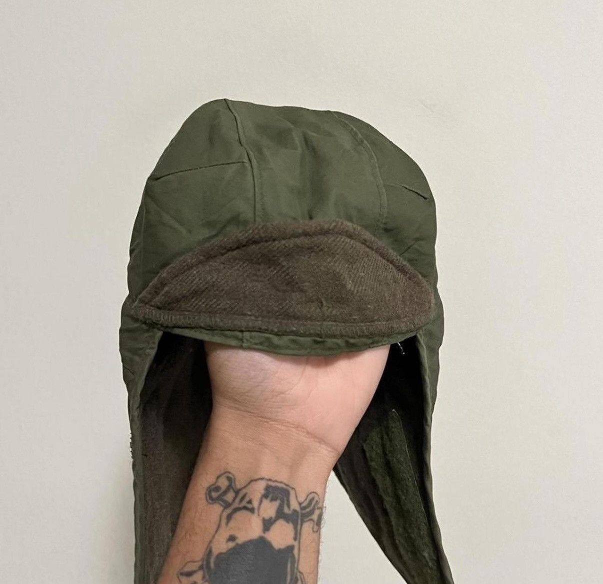 Vintage Vintage army green and brown military helmet cap Size ONE SIZE - 1 Thumbnail