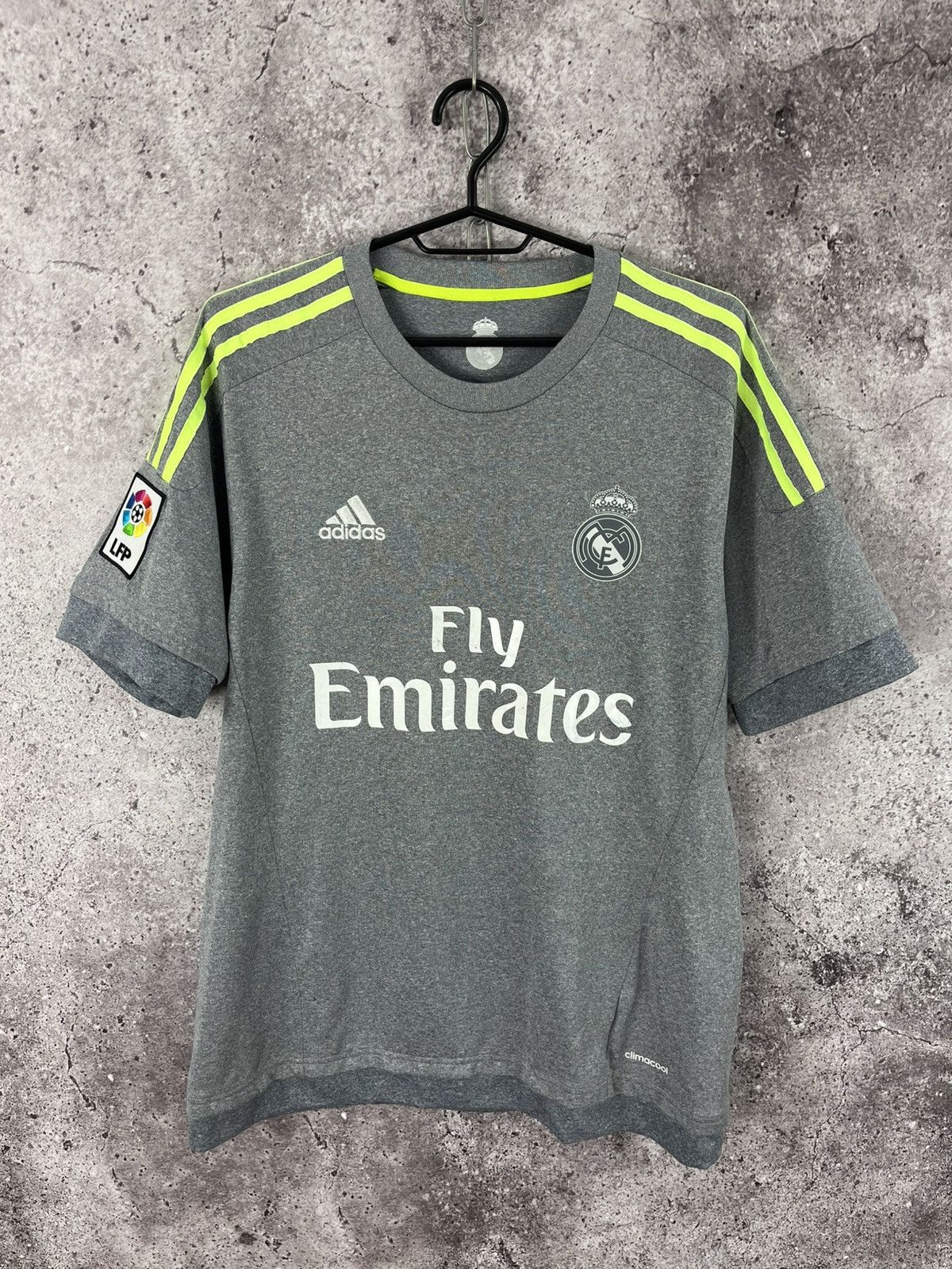 Adidas Real Madrid 2015/2016 Away Soccer Jersey Size M Size US M / EU 48-50 / 2 - 1 Thumbnail