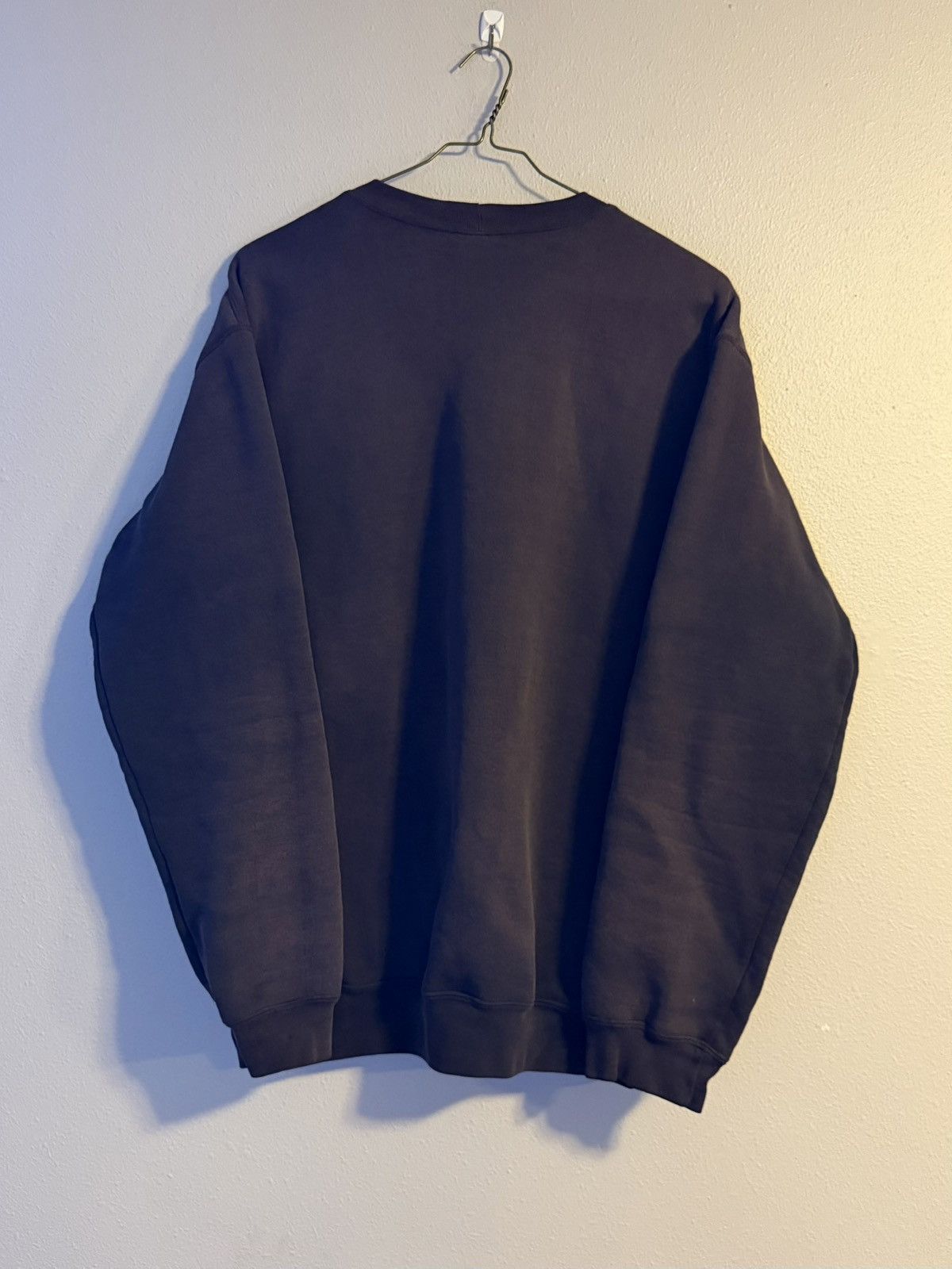 Carhartt Nice fade! 2000s black carhartt crewneck Size US L / EU 52-54 / 3 - 8 Thumbnail
