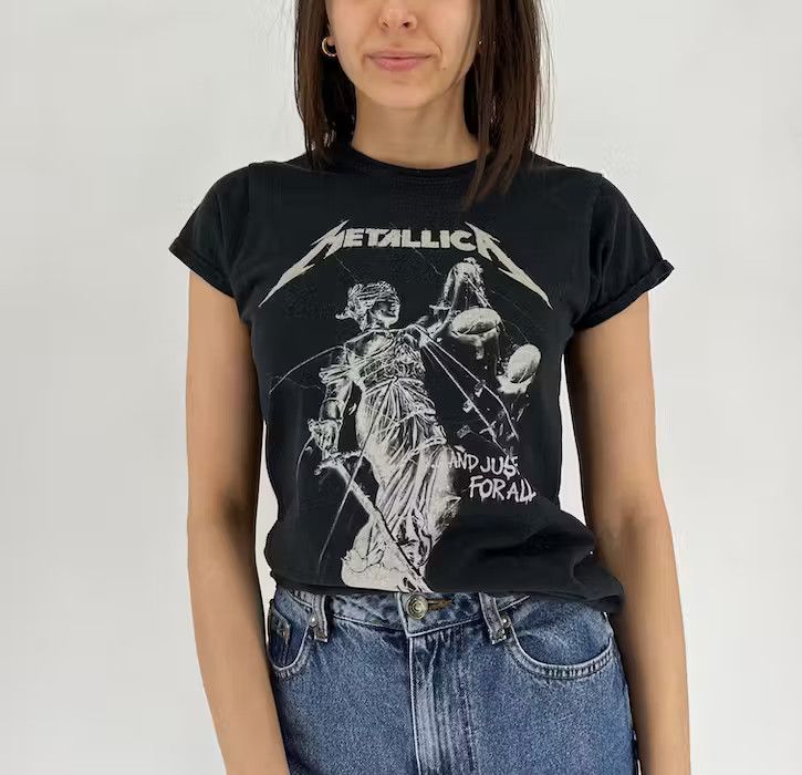 Band Tees × Metallica × Vintage Vintage Y2K Metallica Band Tour Distressed Tshirt Streetwear Size M / US 6-8 / IT 42-44 - 2 Thumbnail