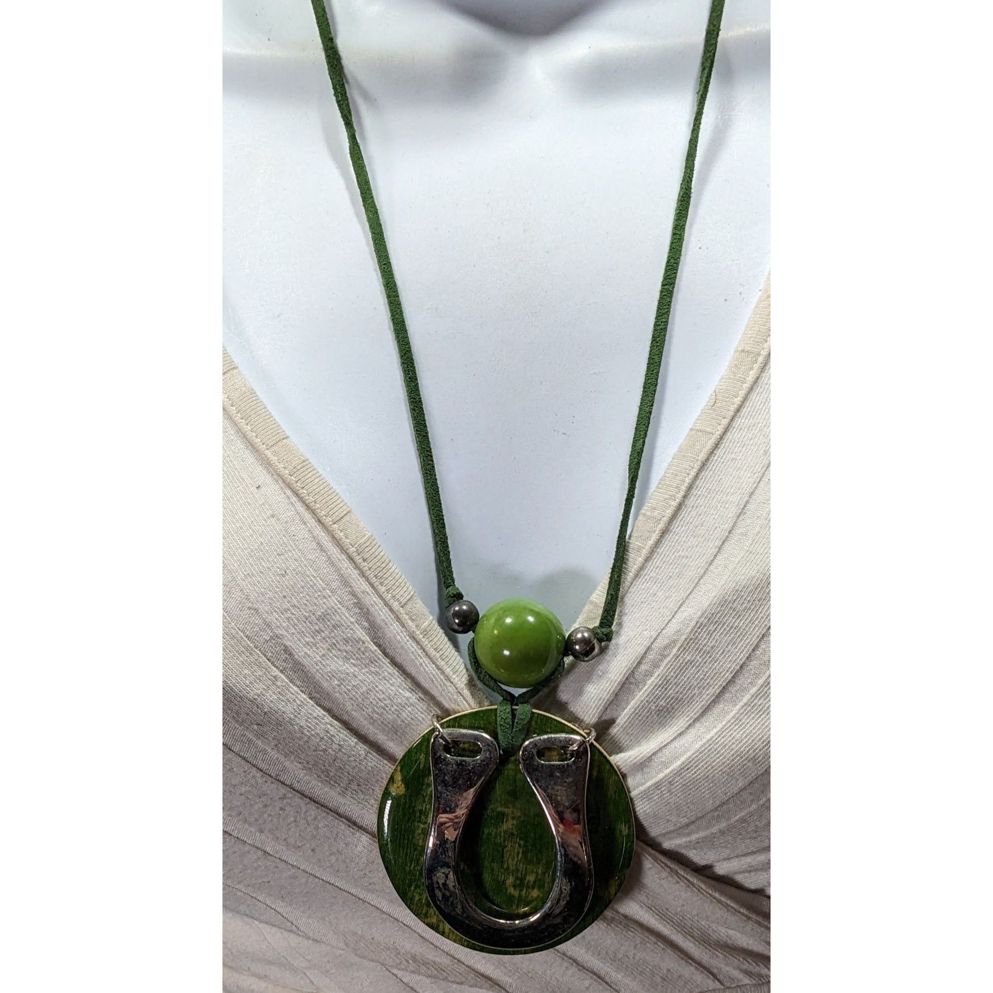 Other Unique Abstract Horse Shoe Accented Green And Silver Tone Ne Size ONE SIZE - 4 Thumbnail