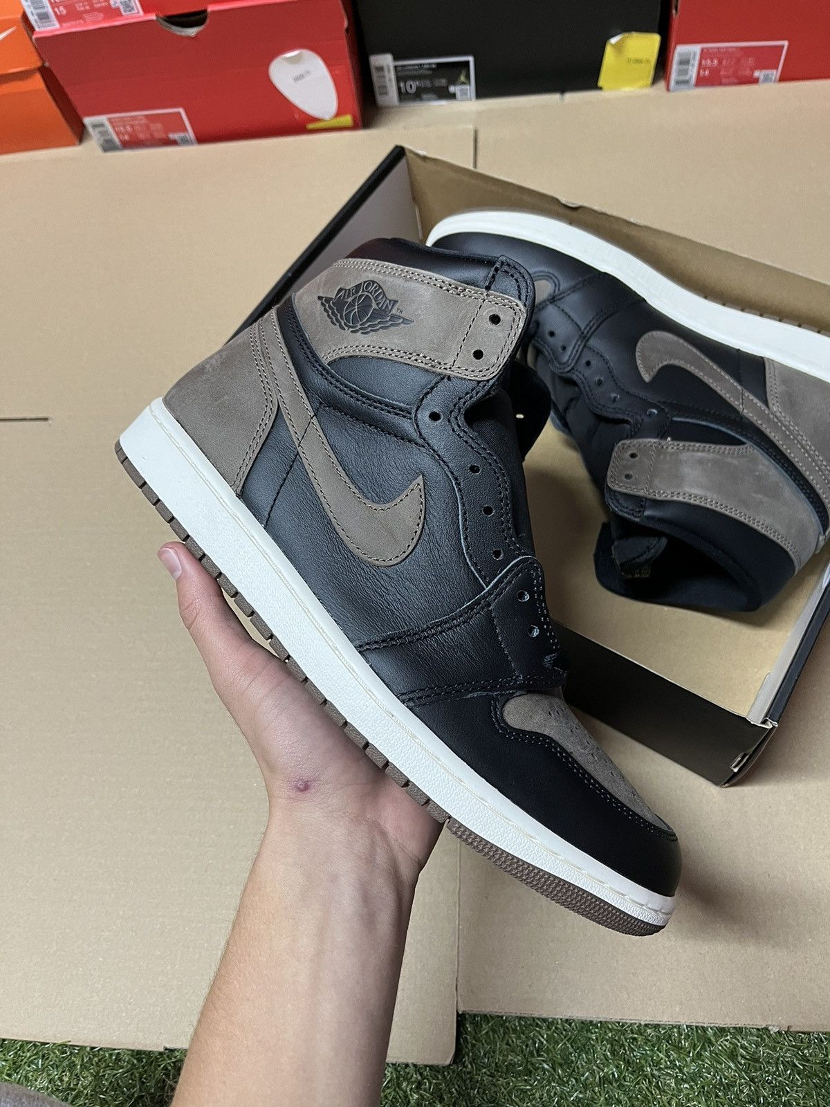 Nike Jordan 1 high og palomino Size US 10.5 / EU 43-44 - 2 Thumbnail