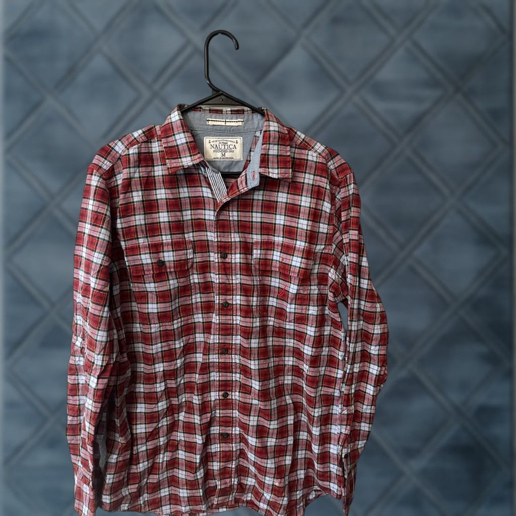 Nautica Nautica Button-Up Shirt M Red Blue Plaid Collared Mens Vintage No Size US M / EU 48-50 / 2 - 1 Thumbnail
