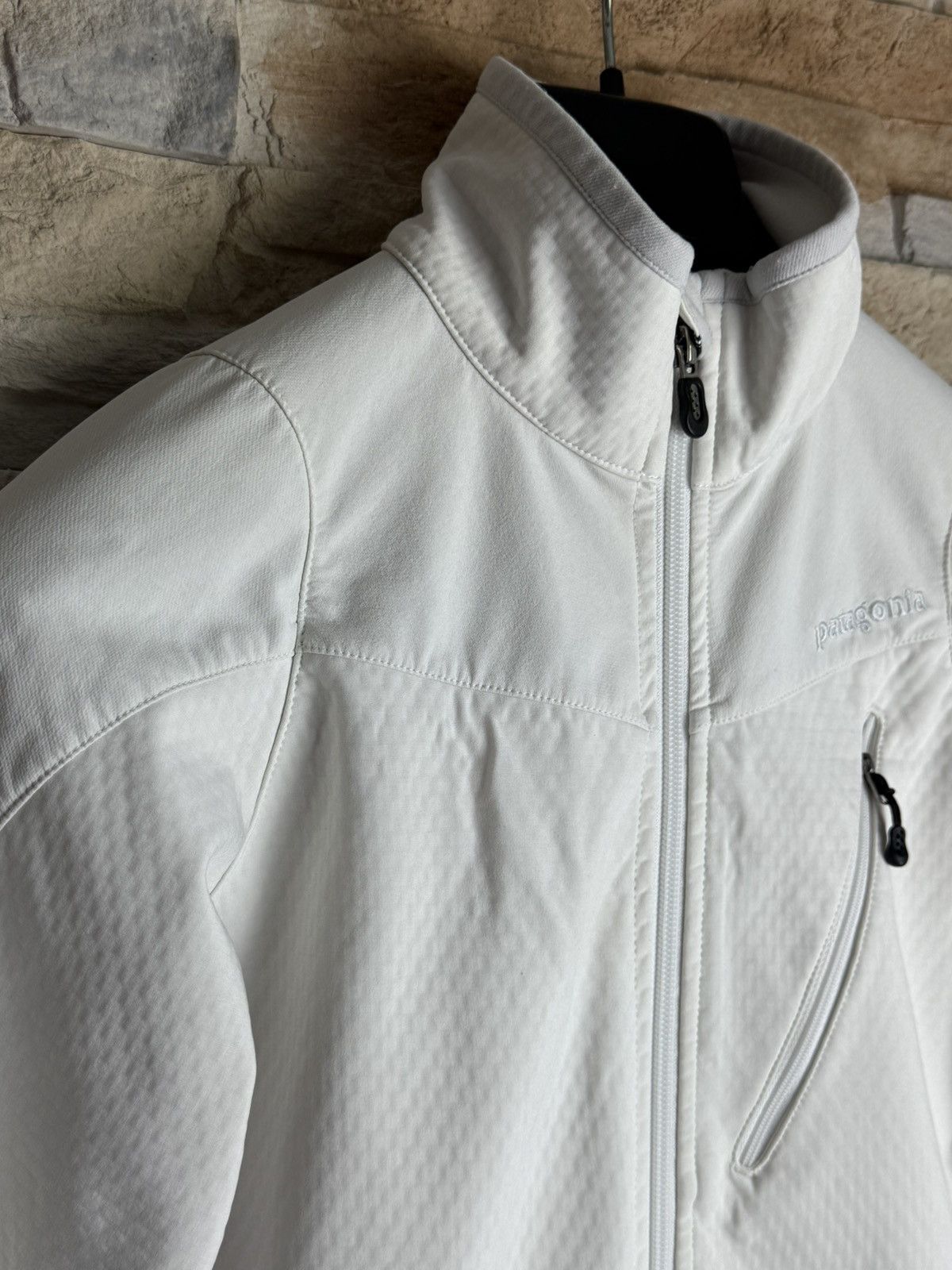Patagonia Fleece Patagonia full zip hoodie white soft shell Size XS / US 0-2 / IT 36-38 - 5 Thumbnail