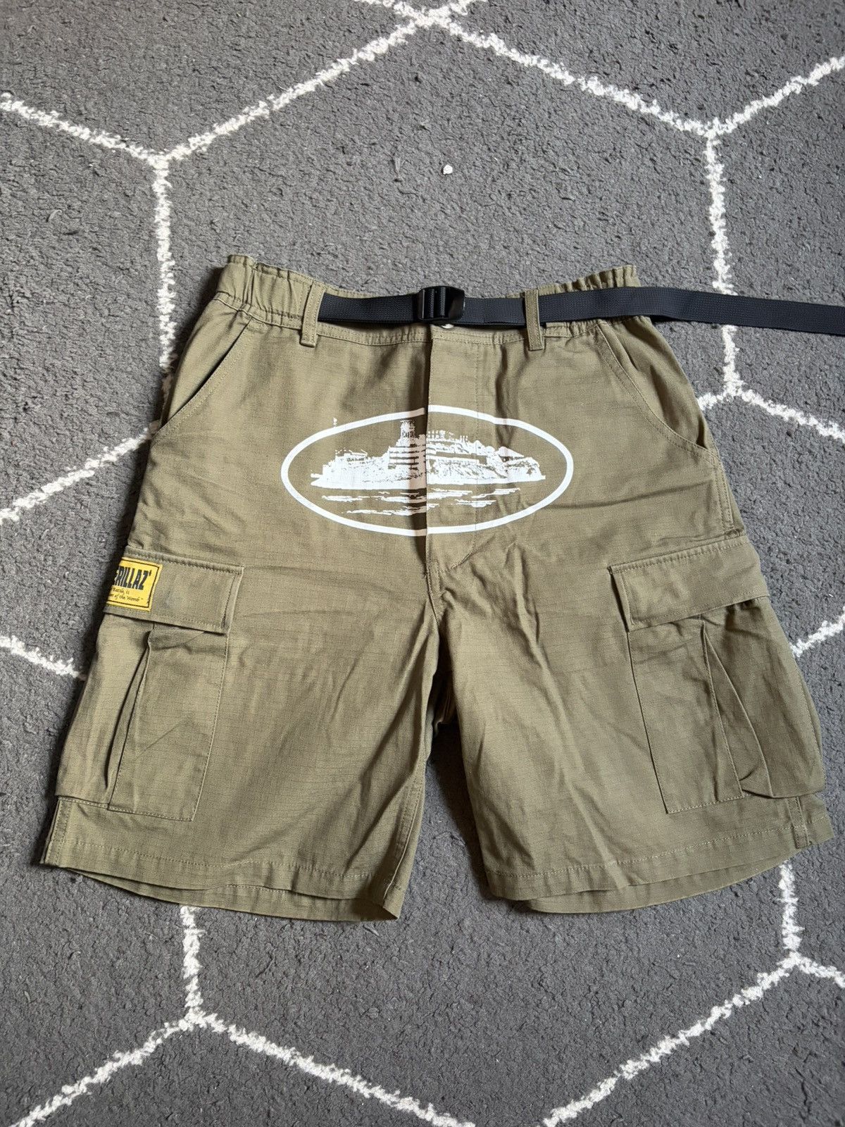 Corteiz Corteiz Alcatraz Cargo Shorts Size US 30 / EU 46 - 1 Thumbnail