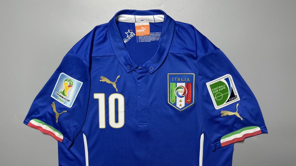 Puma ITALY PUMA 2014 WORLD CUP SOCCER HOME JERSEY #10 CASSANO Size US M / EU 48-50 / 2 - 3 Thumbnail