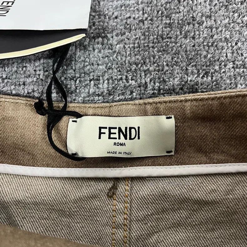 Fendi Fendi Embroidered Letter Logo High Waisted Skirt Size 25" / US 0 / IT 36 - 7 Thumbnail