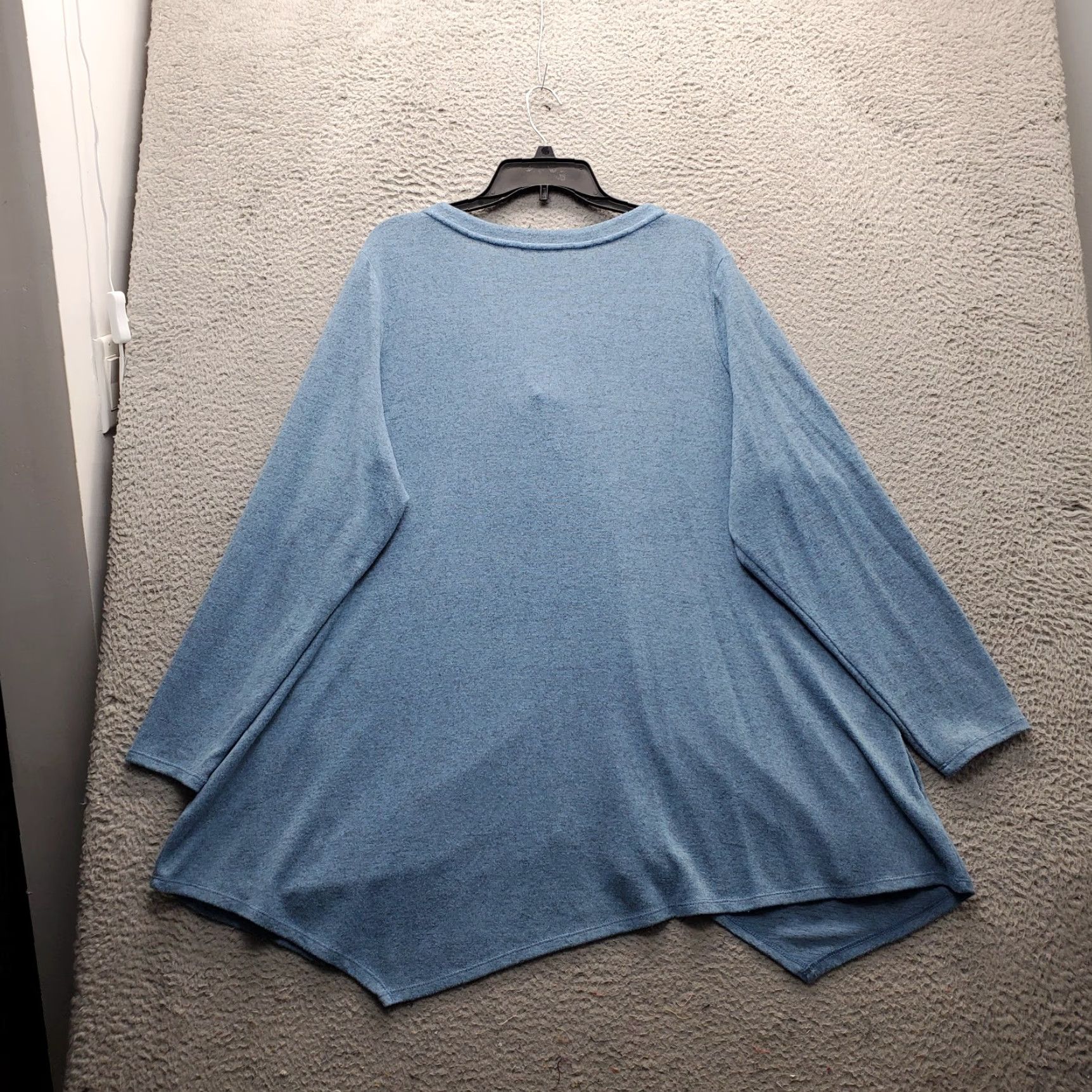 Vintage LOGO by Lori Goldstein Cardigan Sweater Womens 2X Blue V-Neck Knit Polyester Asymmetrical Hem Long Sleeve Casual Shirt Womens Size 2X Blue 90s? Size XXL / US 16-18 / IT 52-54 - 2 Thumbnail