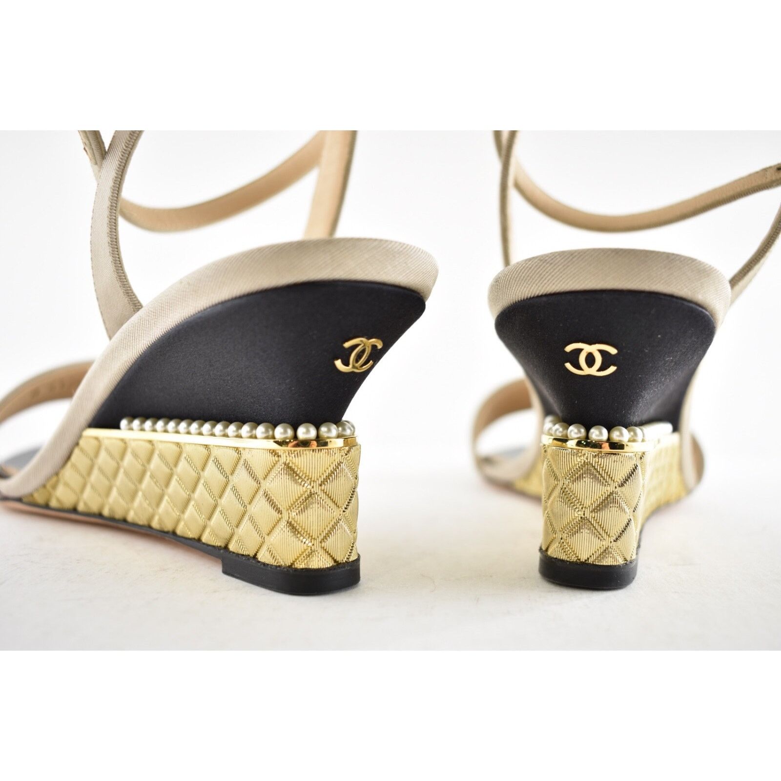 Chanel 17PGrosgrain Pearl CC Ankle Strap Sandals Wedge Heel Pump 37 Size US 7 / IT 37 - 12 Thumbnail