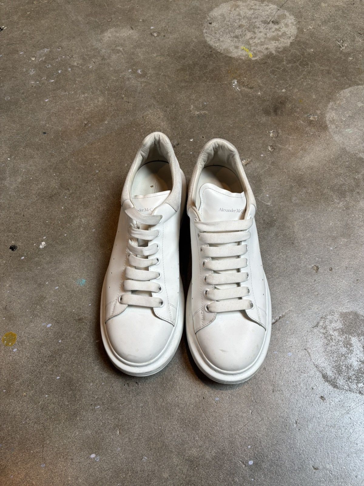 Alexander McQueen Alexander McQueen Oversized Sneaker Suede White Grey Size 12 Size US 12 / EU 45 - 2 Thumbnail