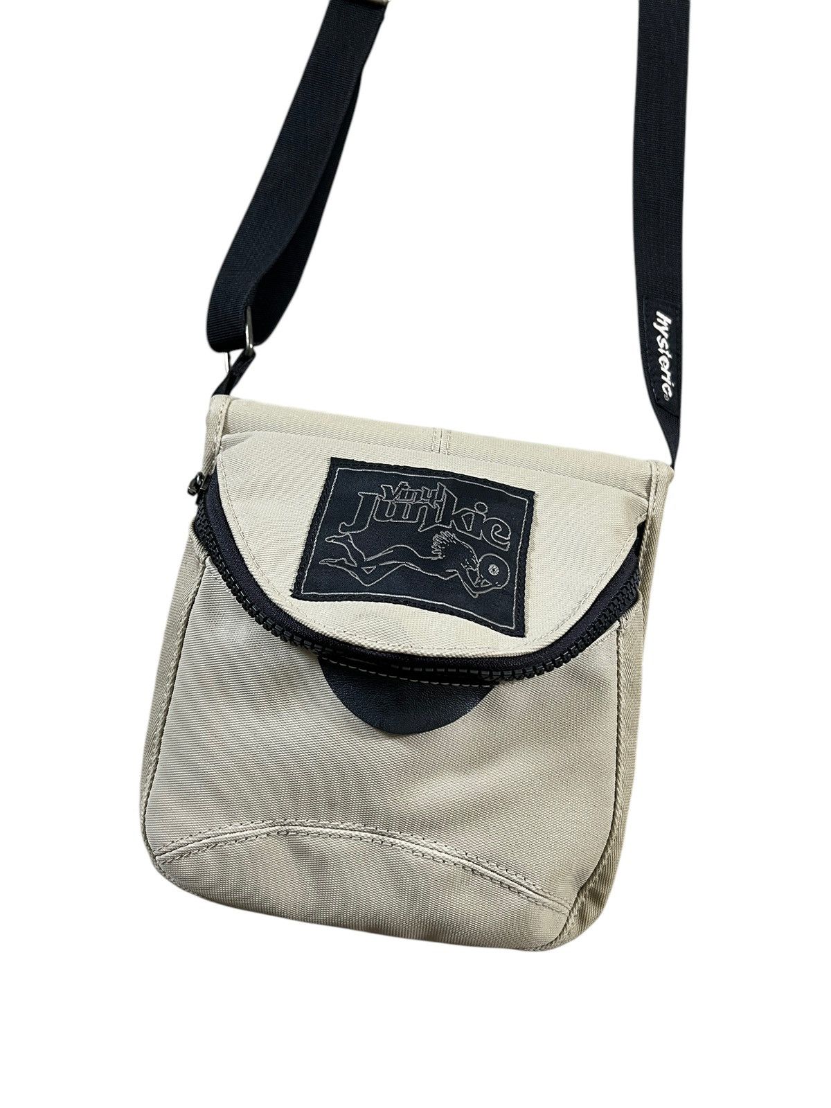Hysteric Glamour 1990 Hysteric Glamour Vinyl Junkie CD/ Walkman Sling Bag Size ONE SIZE - 2 Thumbnail
