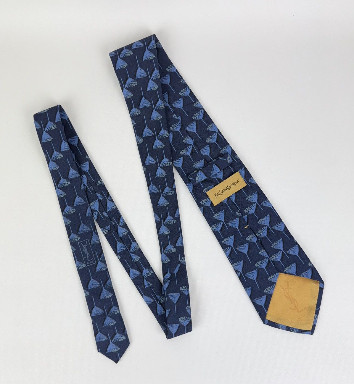 Yves Saint Laurent Yves Saint Laurent 100% silk Tie Blue Necktie Men Top YSL Size ONE SIZE - 4 Thumbnail