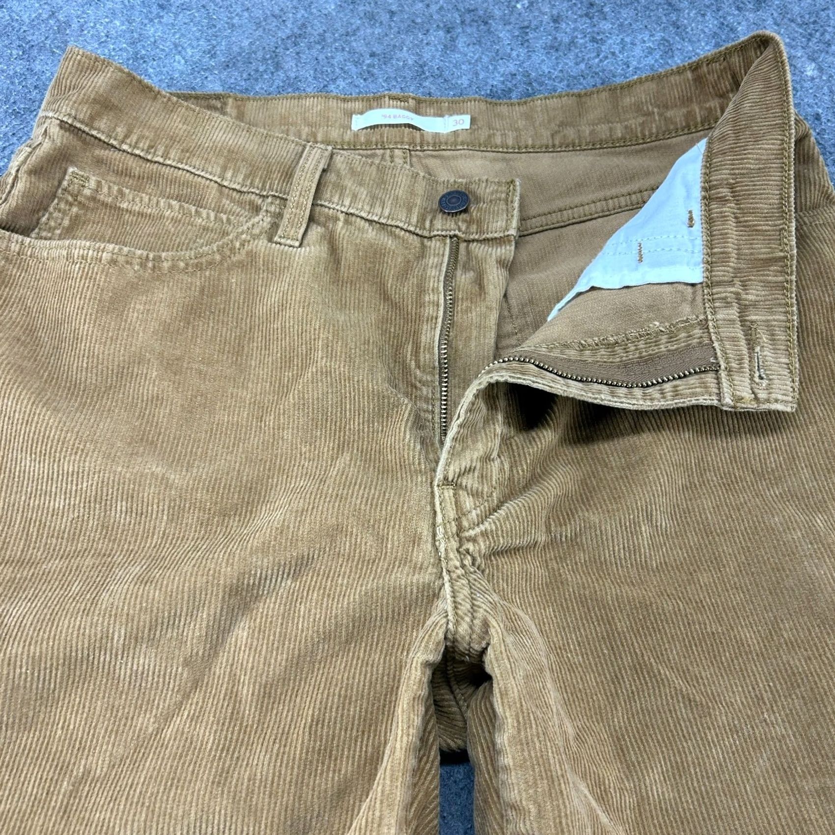 Levi's VINTAGE Levi's Pants Corduroy 30x31 Tan Brown Relaxed Straight Wide Leg Women's Cotton Polyester 94 Baggy Chino Inseam 31 Pockets Size 30" / US 8 / IT 44 - 2 Thumbnail