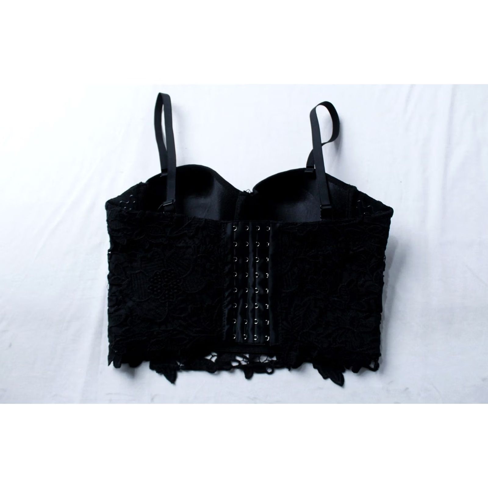 Vintage Chicwish Women's Black Floral Cutwork Lace Bustier Crop Top Tank CN6 Small NWT Size S / US 4 / IT 40 - 3 Thumbnail
