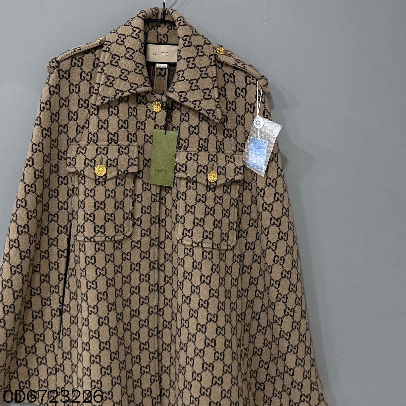 Gucci Gucci Gold Jacket M Women Size M / US 6-8 / IT 42-44 - 1 Thumbnail