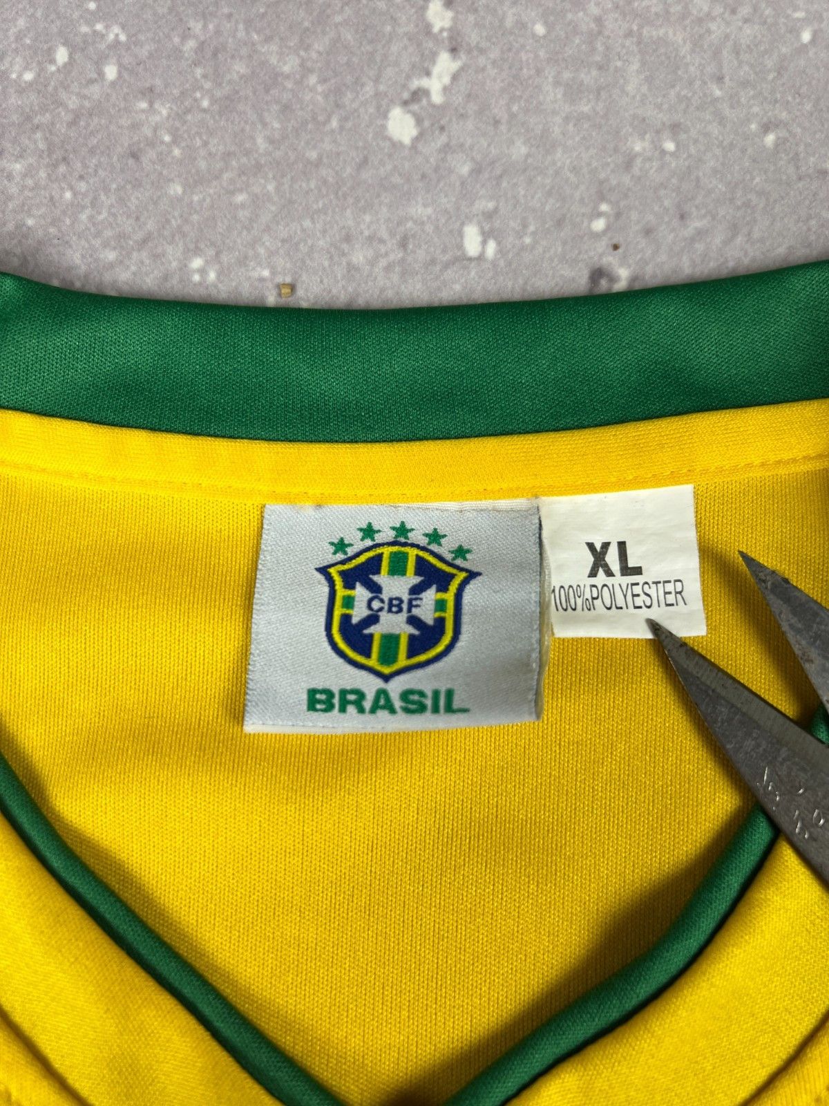Other Brazil #10 KAKA Soccer Jersey Camiseta BLOKE Yellow T Shirt Size US XL / EU 56 / 4 - 4 Thumbnail