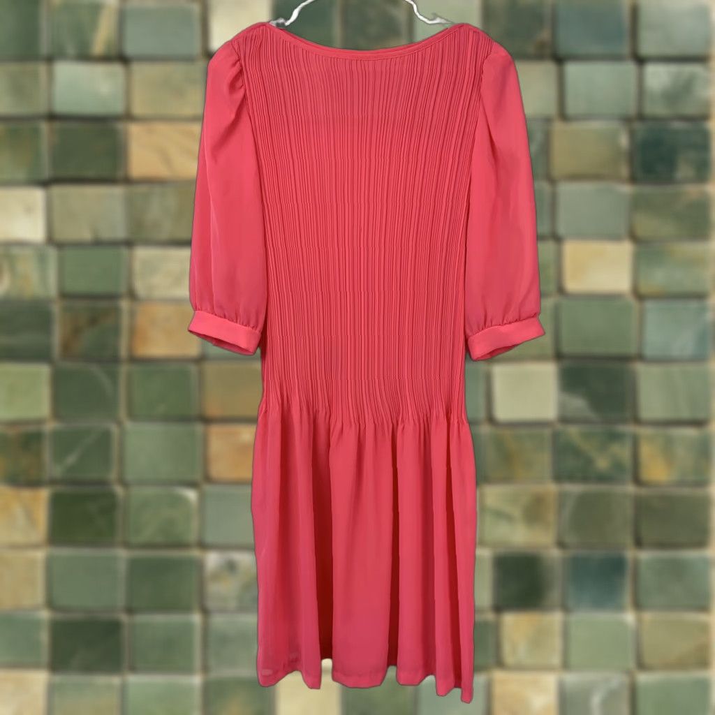 Vintage VINTAGE Dress Women's 14 Coral Pink Pleated Drop Waist Knee Length 3/4 Sleeve Pearl Cuff Polyester Salmon Pink Size XL / US 12-14 / IT 48-50 - 1 Thumbnail