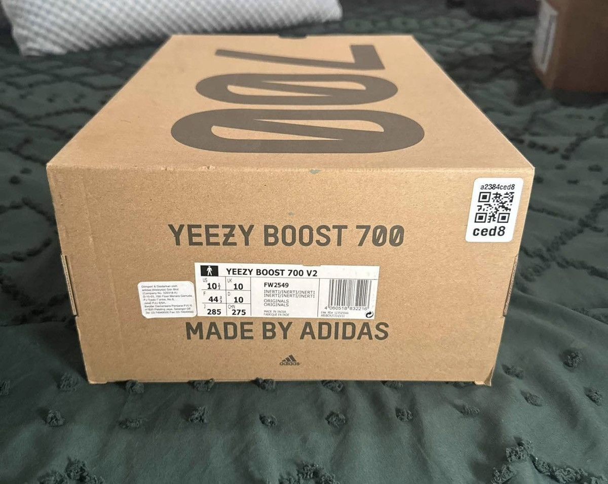 Adidas Yeezy 700 v2 Inertia Size US 10.5 / EU 43-44 - 7 Thumbnail